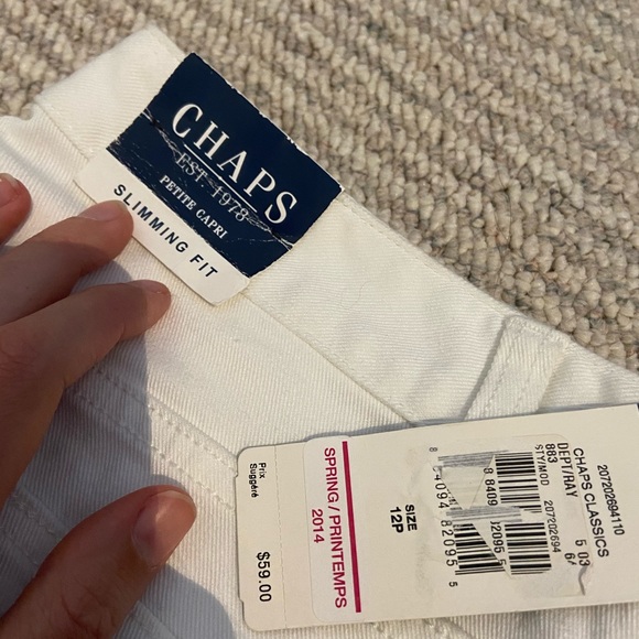 Cuffed White Capri Pants - Picture 2 of 3